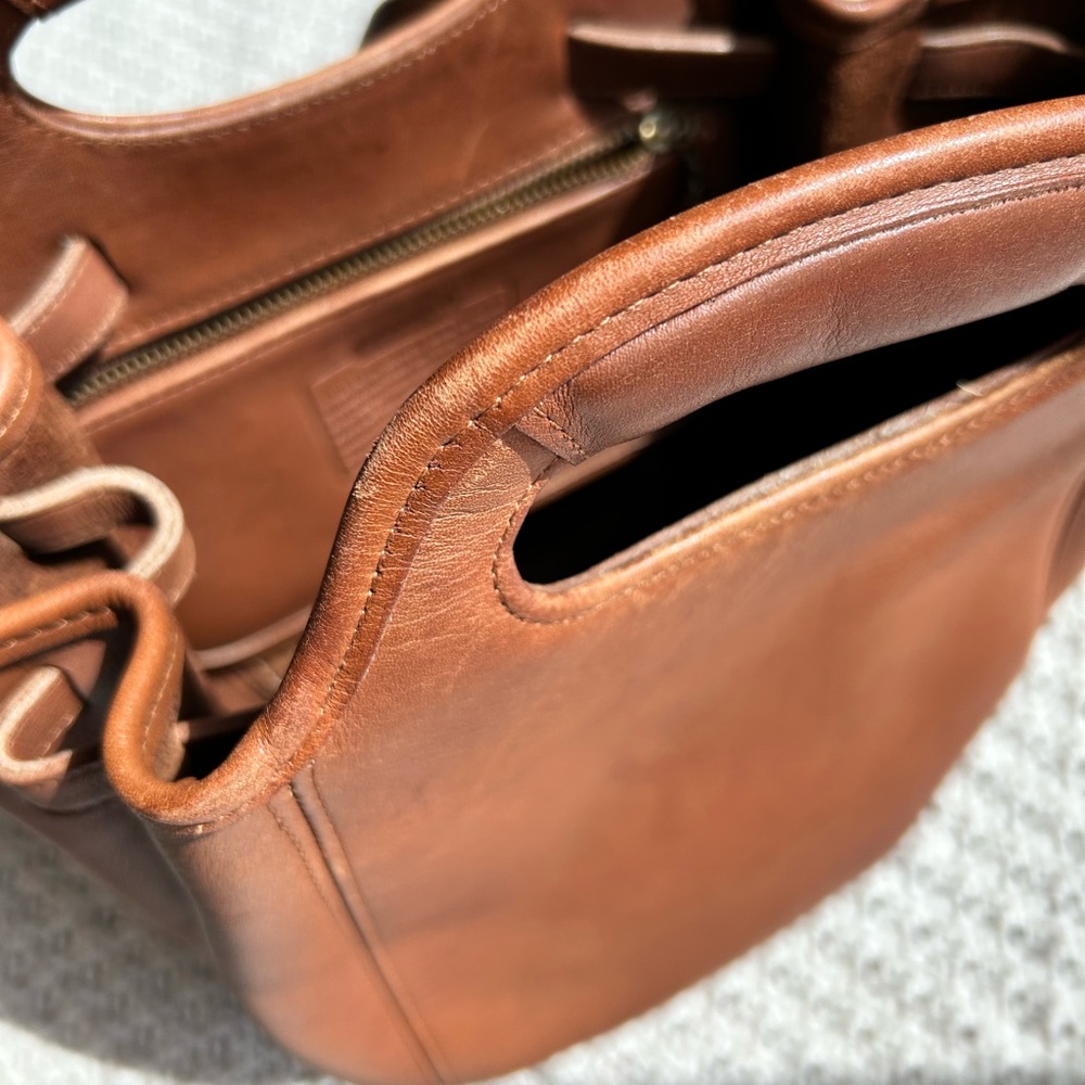 Authentic Vintage Coach Leather Drawstring Backpack in London Tan - Picture 7 of 13